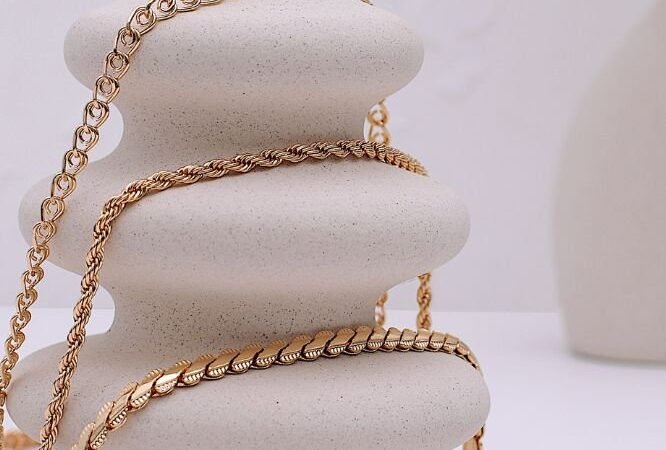 Gold, silver or rose gold: choosing a finish