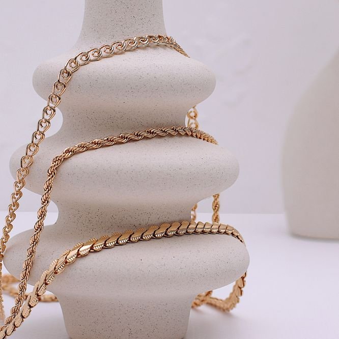 Gold, silver or rose gold: choosing a finish